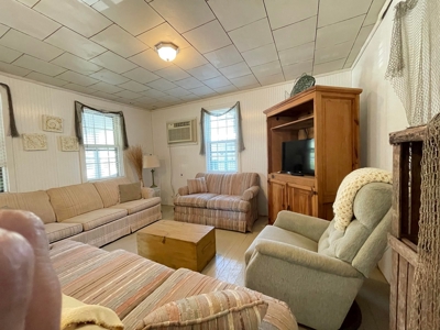 Home On The Canal In Beautiful Suwannee Florida! - image 6