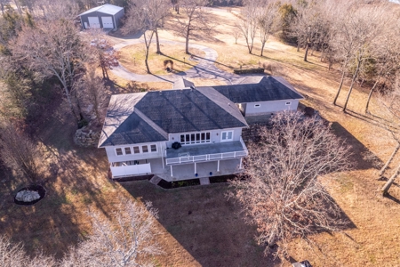 Luxury Lakefront Home In Arkansas - image 1