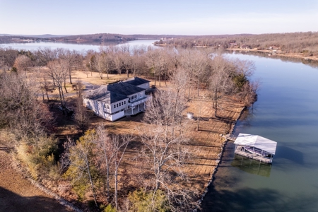 Luxury Lakefront Home In Arkansas - image 45