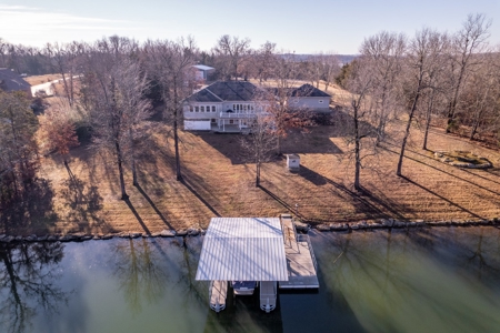 Luxury Lakefront Home In Arkansas - image 46