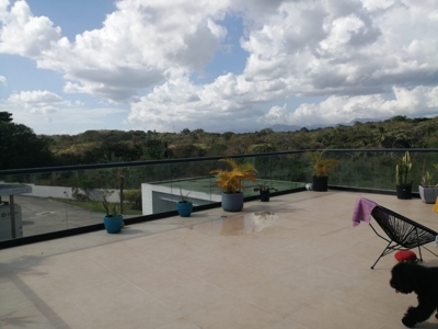 Beautiful Spacious Apartment Overlooking Ocean And Jungle - image 3