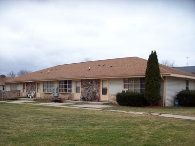 Hartland Wi. Deluxe 3 ranch style 1 story apartment building - image 2