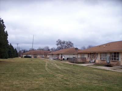 Hartland Wi. Deluxe 3 ranch style 1 story apartment building - image 5