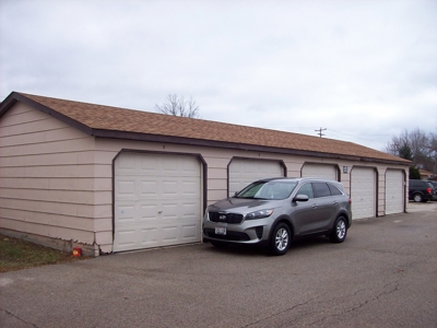 Hartland Wi. Deluxe 3 ranch style 1 story apartment building - image 29