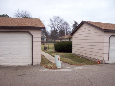 Hartland Wi. Deluxe 3 ranch style 1 story apartment building - image 26