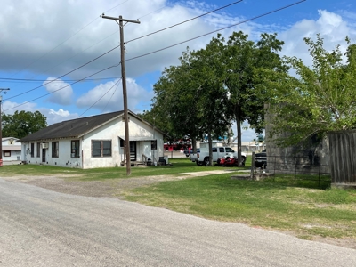 Commercial Property, HWY 181 Frontage in Skidmore - image 4