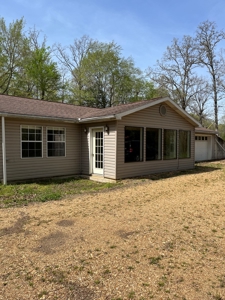 Country Home near Piedmont MO - image 1