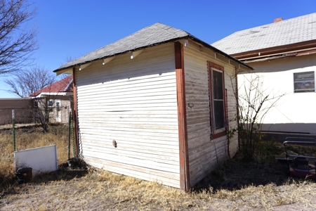 Walking distance to downtown Marfa! 3BR 2Bath 2474 Sqft Home - image 6