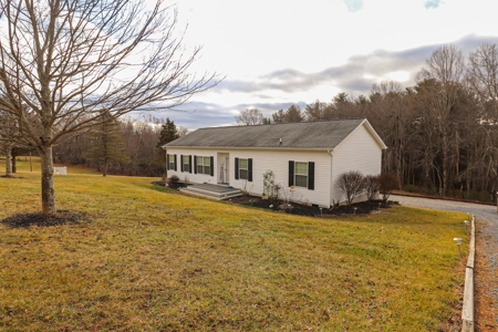 Home for Sale in Floyd VA! - image 2