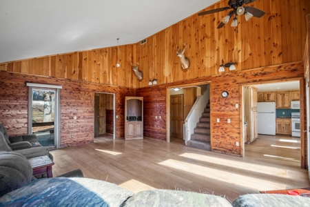 Home And Live Water Bordering National Forest Doniphan, Mo - image 13