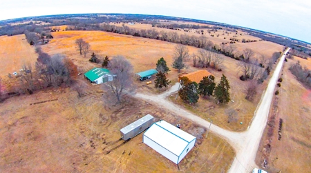 Home With Hunting Land For Sale La Cygne, KS - image 39