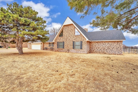 Home For Sale In Sayre, Oklahoma - image 45
