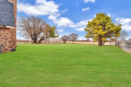 Home For Sale In Sayre, Oklahoma - image 40