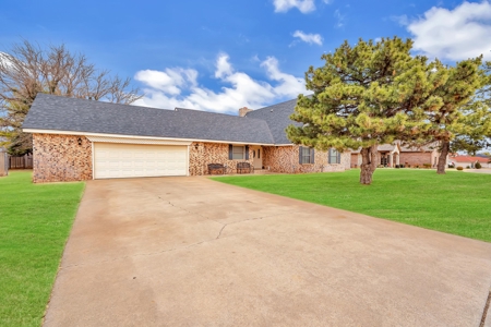 Home For Sale In Sayre, Oklahoma - image 7