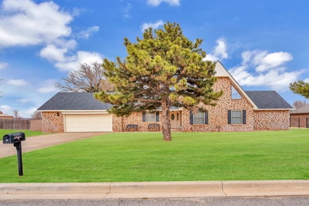 Home For Sale In Sayre, Oklahoma - image 2