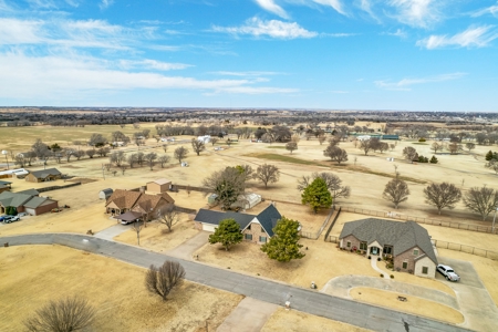 Home For Sale In Sayre, Oklahoma - image 4