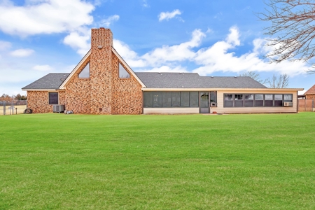 Home For Sale In Sayre, Oklahoma - image 39