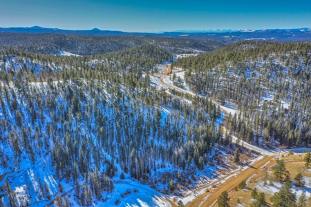 Secluded Colorado Property with Beautiful Mountain Views - image 6