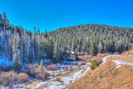 Secluded Colorado Property with Beautiful Mountain Views - image 14