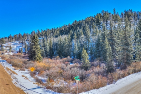 Secluded Colorado Property with Beautiful Mountain Views - image 15