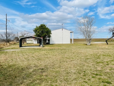 Large Home in Beeville, Texas - image 7