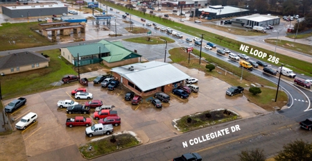Commercial Restaurant For Sale on Hard Corner in Paris TX - image 1