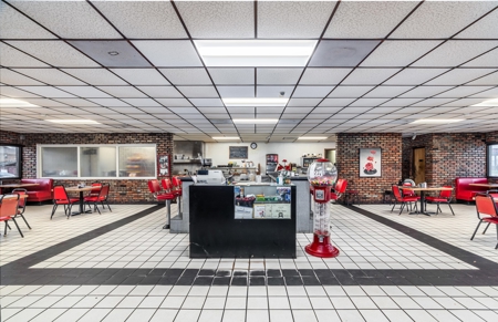 Commercial Restaurant For Sale on Hard Corner in Paris TX - image 10