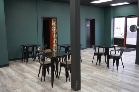 Remodeled building & corner lot 302 E Dickinson FtStockton - image 6