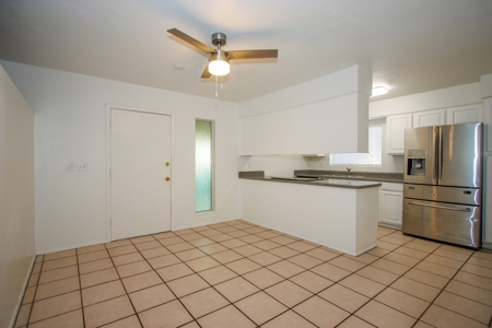 Updated 3 Bedroom, 2 Bathroom House in Phoenix, AZ For Sale! - image 11