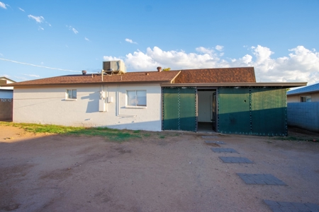 Updated 3 Bedroom, 2 Bathroom House in Phoenix, AZ For Sale! - image 27