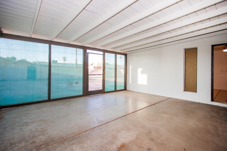 Updated 3 Bedroom, 2 Bathroom House in Phoenix, AZ For Sale! - image 22