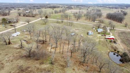 Missouri Ozarks Hobby Farm With Nice Ranch-Style Home - image 4