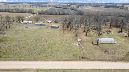 Missouri Ozarks Hobby Farm With Nice Ranch-Style Home - image 3