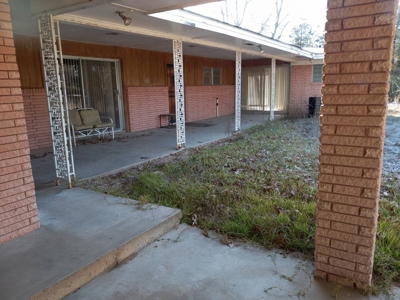 LARGE COUNTRY HOME on 27.10 ACRES FOR SALE in Antlers, OK - image 7