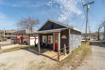 COMMERCIAL Carwash/AirBnB Property in Mammoth Spring AR! - image 4