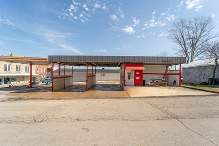 COMMERCIAL Carwash/AirBnB Property in Mammoth Spring AR! - image 2