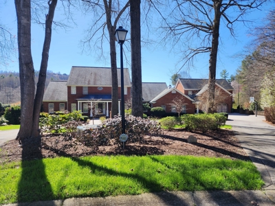 NC Homes w/ Pool/ Homes for sale near Oakwoods Country Club - image 1