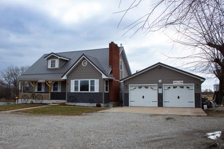 Cozy, Uniquely Renovated Country Home Northeast MO with Pond - image 1