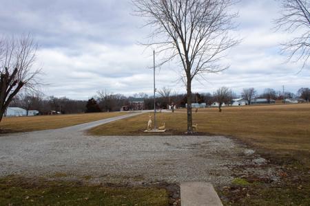 Cozy, Uniquely Renovated Country Home Northeast MO with Pond - image 14