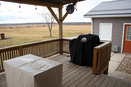 Cozy, Uniquely Renovated Country Home Northeast MO with Pond - image 10