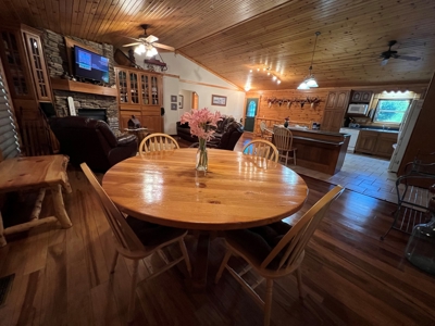 Van Buren County Iowa Lake Shore Hideout - image 35