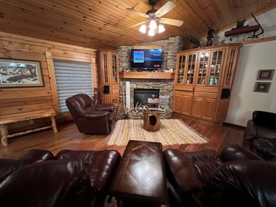 Van Buren County Iowa Lake Shore Hideout - image 39