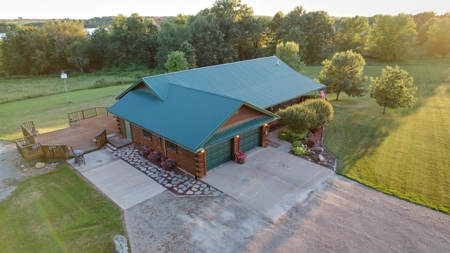 Van Buren County Iowa Lake Shore Hideout - image 1