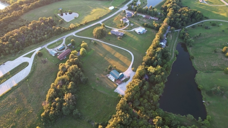 Van Buren County Iowa Lake Shore Hideout - image 7