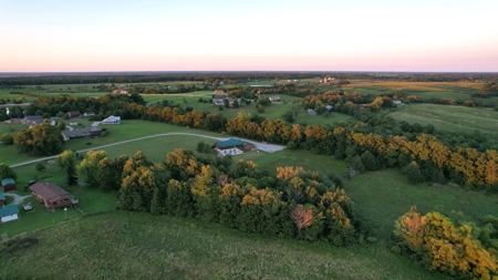 Van Buren County Iowa Lake Shore Hideout - image 11
