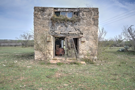 200 High Fenced Acres in Jim Wells County TX - image 4