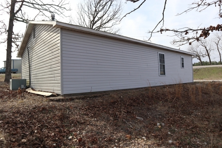 Commercial Building And Lot With Us Hwy. Frontage For Sale - image 6