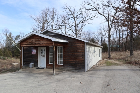Commercial Building And Lot With Us Hwy. Frontage For Sale - image 1