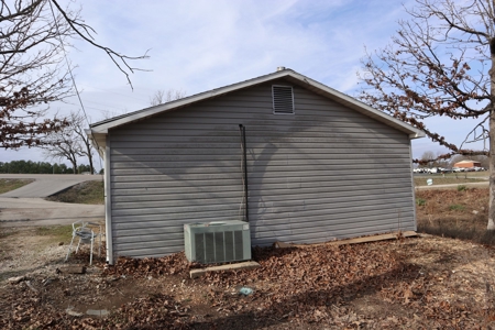 Commercial Building And Lot With Us Hwy. Frontage For Sale - image 5