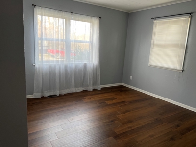 Home in Town in Thayer Missouri - image 7